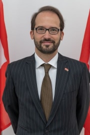 Portrait from Ambassador Thomas Oertle