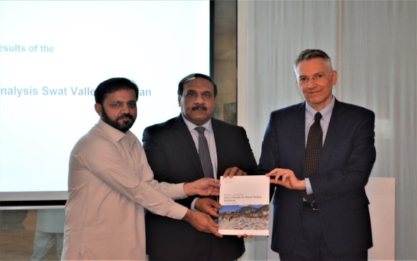 anding over of Report on 2022 Floods in the Swat Valley by the Chargé d' Affaires a.i of Swtzerland, Mr. Alberto Groff, to the Pakistani authorities