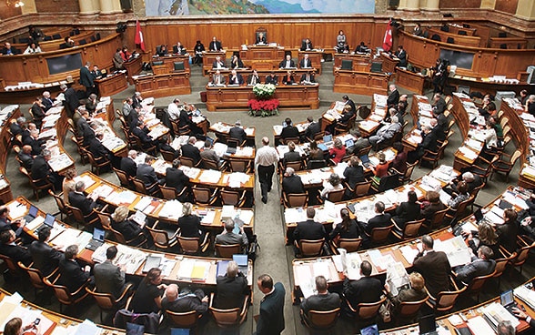 Vue intérieure de la session du Parlement au Palais fédéral à Berne.
