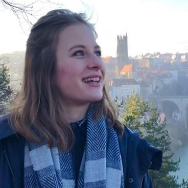 Das Bild zeigt Noemie Dick, Nachhaltigkeitsspezialistin, Stadt Freiburg, Nachhaltige Entwicklung.